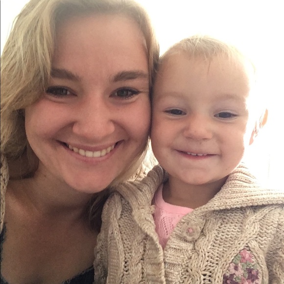 Meet your Posher, Samantha ❤️ - Picture 2 of 4